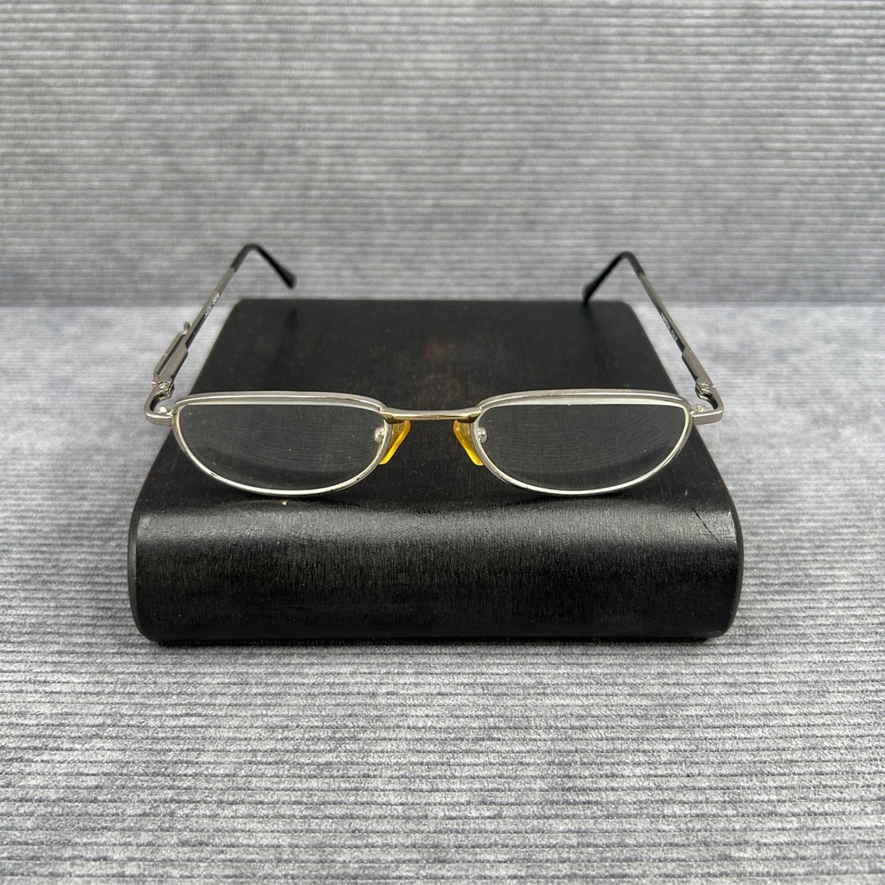 Imperial Italy V2257 Silver Oval y2k Eyeglasses Metal Frames Italy 49-18-135 vtg